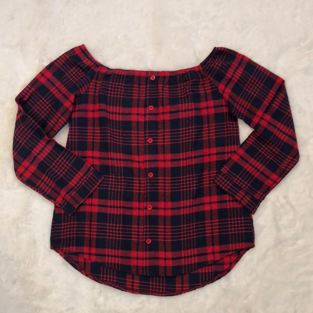 Women’s off the shoulder flannel Size M